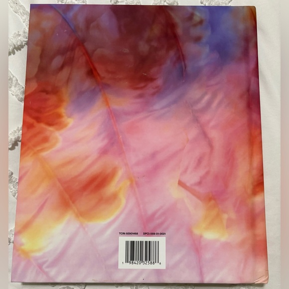 The Official Taylor Swift | The Eras Tour Book - Picture 2 of 5